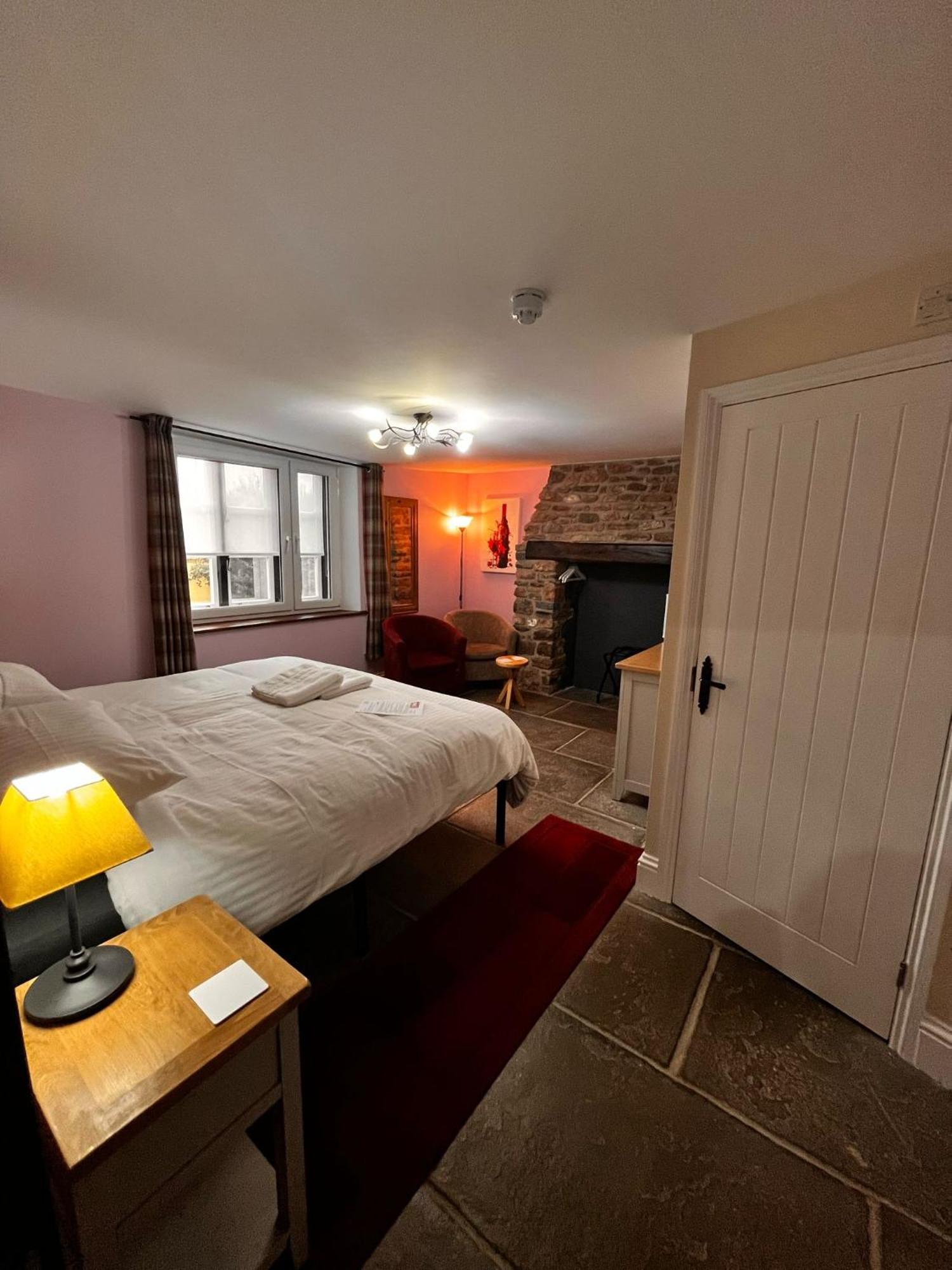 Old Manor House Bed & Breakfast Axbridge Exterior foto